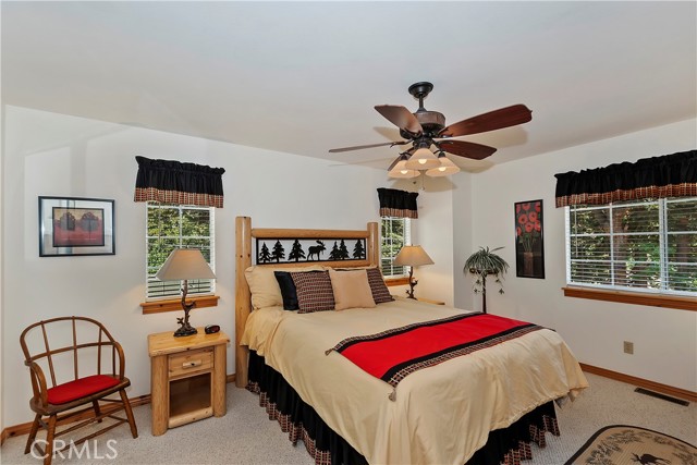 Detail Gallery Image 12 of 27 For 31425 Oakleaf Dr, Running Springs,  CA 92382 - 2 Beds | 1/1 Baths