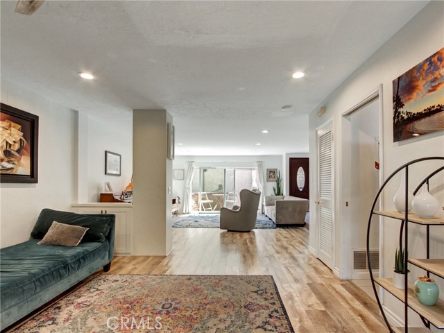 Detail Gallery Image 9 of 29 For 6587 E via Fresco, Anaheim Hills,  CA 92807 - 3 Beds | 3 Baths