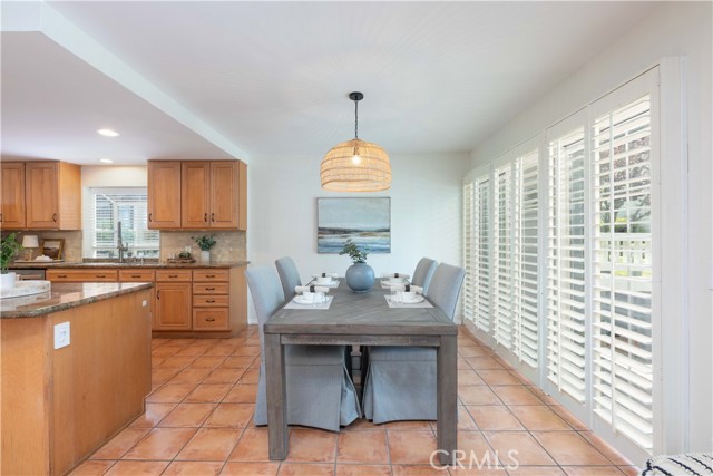 481 Kakkis Drive, Long Beach CA: https://media.crmls.org/medias/0d682a89-aa93-4a27-b395-9ce53a1105d7.jpg