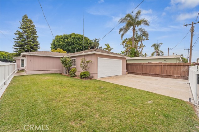 Detail Gallery Image 2 of 11 For 445 Fullerton Ave, Newport Beach,  CA 92663 - 3 Beds | 2 Baths