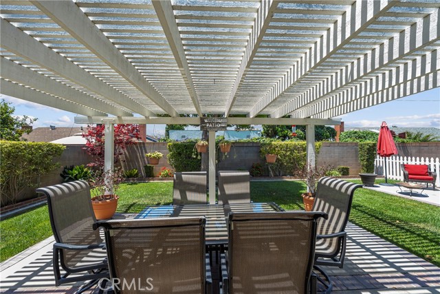 15291 Newcastle Lane, Huntington Beach CA: https://media.crmls.org/medias/0d68a2d1-262a-4a3f-9bdc-6df52564df7c.jpg