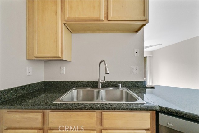 Detail Gallery Image 9 of 26 For 2450 San Gabriel, Corona,  CA 92882 - 2 Beds | 2 Baths