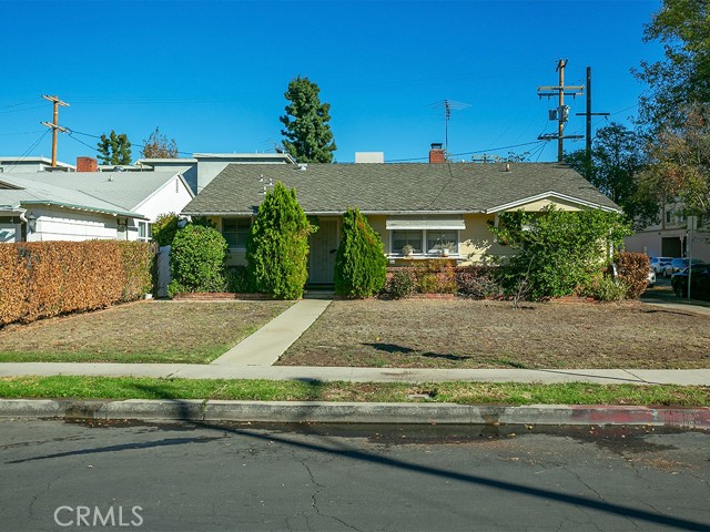 7102 Mammoth Avenue photo 1