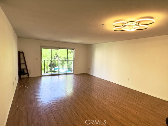 4501 Cedros Avenue, Sherman Oaks CA: https://media.crmls.org/medias/0d6a1464-edec-4ce5-bf60-06783f84f7d1.jpg
