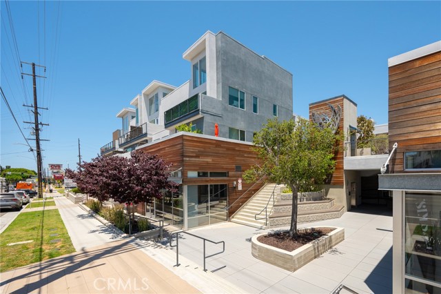 Detail Gallery Image 1 of 22 For 1920 S Pacific Coast #208,  Redondo Beach,  CA 90277 - 2 Beds | 2 Baths