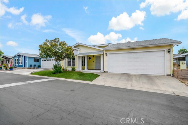 Detail Gallery Image 3 of 45 For 1444 Saint Croix Dr, Hemet,  CA 92543 - 3 Beds | 2 Baths