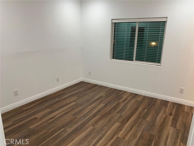 1057 circle city dr Circle, Corona CA: https://media.crmls.org/medias/0d6a7db3-9fb8-4294-a91d-155cefc36141.jpg