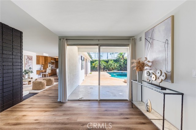 448 E Sandra Avenue, Arcadia CA: https://media.crmls.org/medias/0d6b0107-2dac-4fb5-93d7-a54f5486f222.jpg