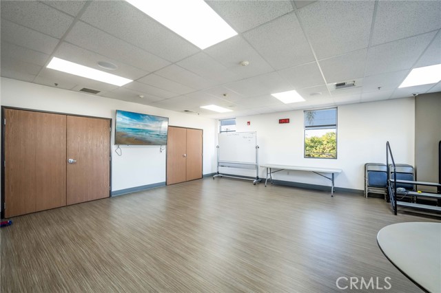 1540 Northwood Road, Seal Beach CA: https://media.crmls.org/medias/0d6b2dd6-828e-4848-bdf9-3dbe1d57624b.jpg