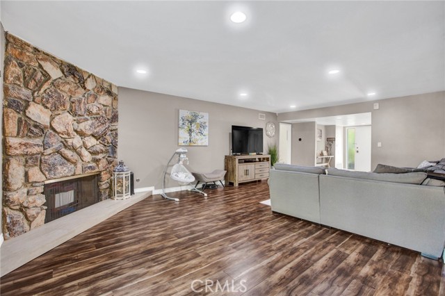 10122 Cozycroft Avenue, Chatsworth, CA, 91311 10122 Cozycroft Avenue, Chatsworth, CA, 91311