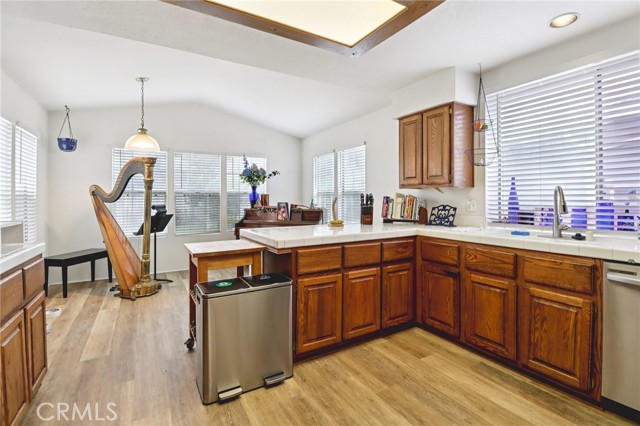 Detail Gallery Image 10 of 42 For 1043 Kite, Vista,  CA 92081 - 3 Beds | 2 Baths