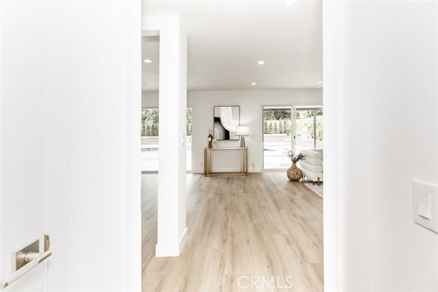 17101 Dearborn Street, Northridge CA: https://media.crmls.org/medias/0d6c6c4d-b5c5-47b9-90f0-3536480c734f.jpg