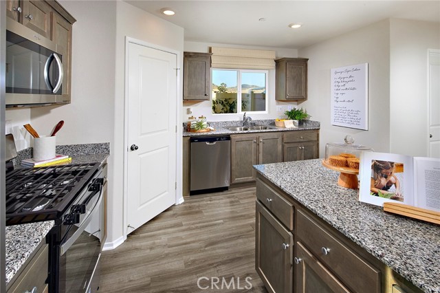 Detail Gallery Image 7 of 16 For 30763 Operetta St, Winchester,  CA 92596 - 3 Beds | 2/1 Baths