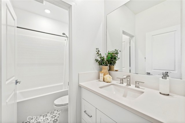 Detail Gallery Image 38 of 64 For 185 Sentosa, Irvine,  CA 92618 - 4 Beds | 3/1 Baths