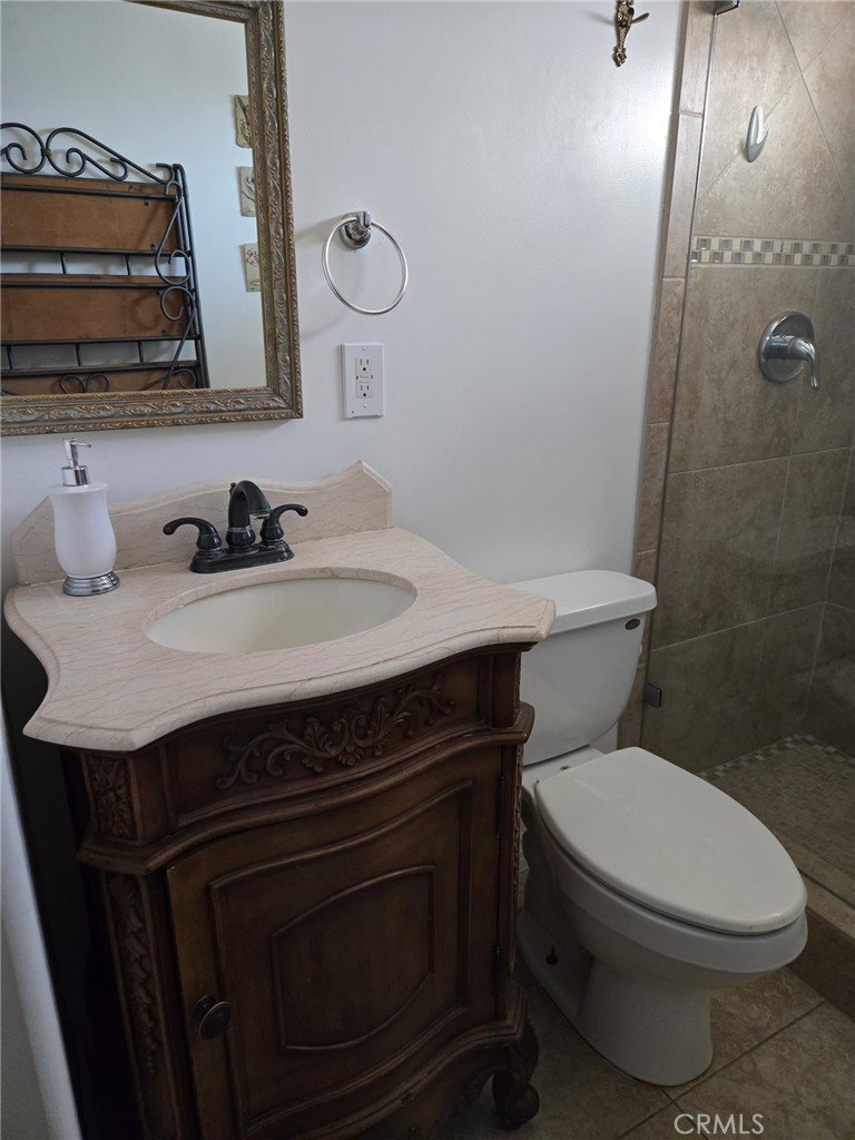https://media.crmls.org/medias/0d6da2b7-dab4-47f5-b167-181dbff0f6b4.jpg?preset=X-Large