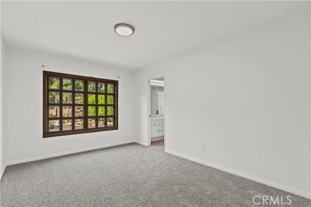 19613 Hiawatha Street, Chatsworth CA: https://media.crmls.org/medias/0d6e99fa-6e69-438d-82d5-51f3d3910ade.jpg