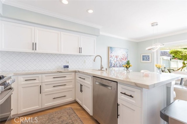 Detail Gallery Image 4 of 48 For 2805 Shoreview Cir, Westlake Village,  CA 91361 - 2 Beds | 2 Baths