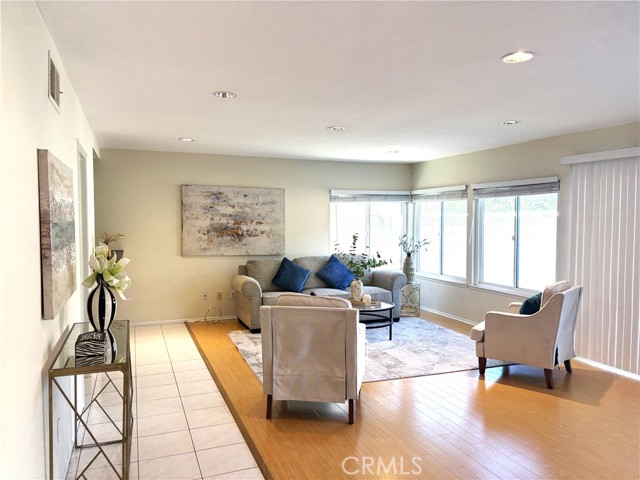 16717 Monte Cristo Avenue, Cerritos CA: https://media.crmls.org/medias/0d6f93e9-3fb4-41d2-a0b1-3d616459d463.jpg