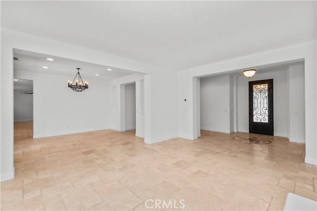 Detail Gallery Image 11 of 69 For 17832 Canyonwood Dr, Riverside,  CA 92504 - 4 Beds | 3/1 Baths