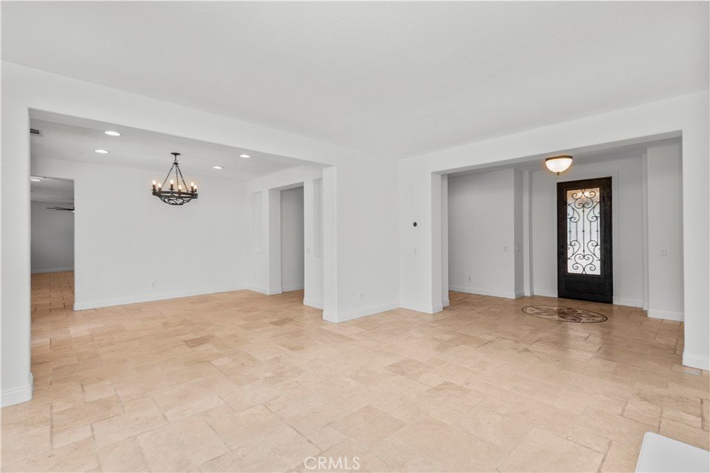 https://media.crmls.org/medias/0d705a43-b521-48ed-9cff-0b45e2cdd316.jpg?preset=X-Large