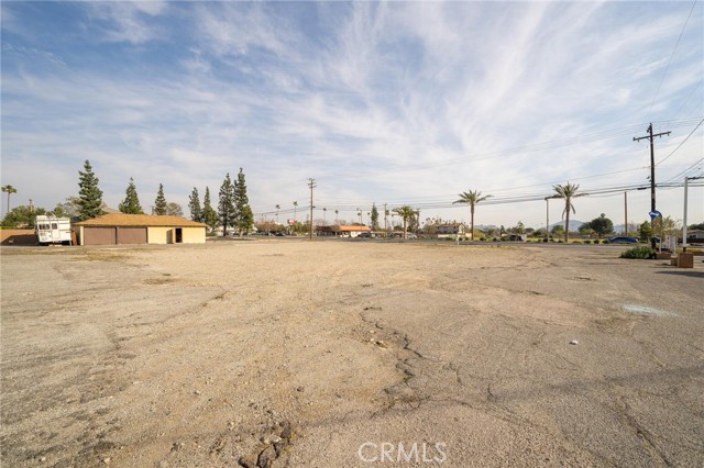 Detail Gallery Image 6 of 26 For 16436 Foothill Bld, Fontana,  CA 92335 - – Beds | – Baths