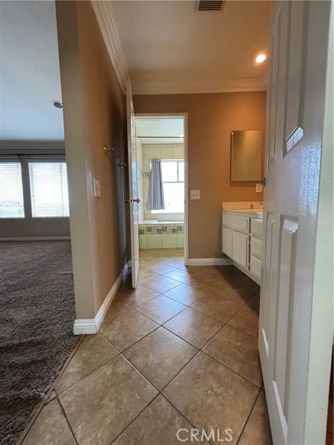 17092 Whispering Brook Way, Riverside CA: https://media.crmls.org/medias/0d71825f-5724-498b-b88e-4d5b58e89a65.jpg