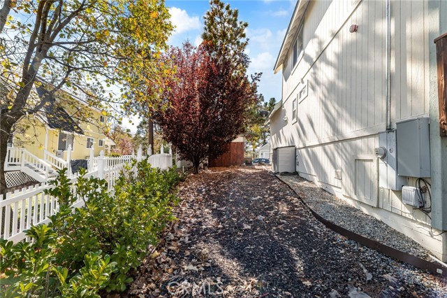 Detail Gallery Image 39 of 45 For 1158 Klondike, Lake Arrowhead,  CA 92352 - 4 Beds | 2/1 Baths