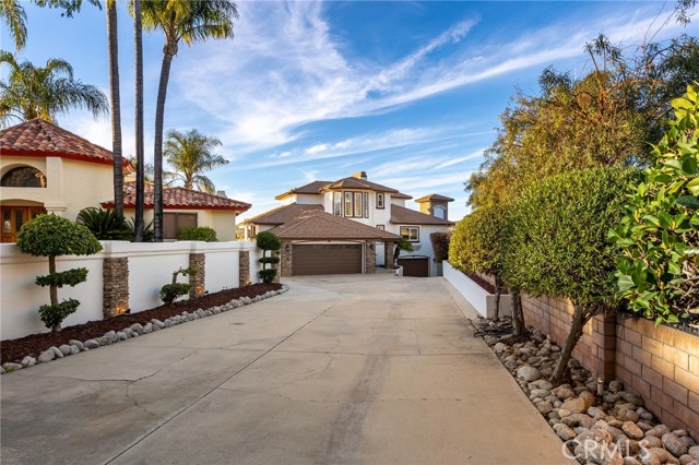 Detail Gallery Image 3 of 64 For 22250 Village Way, Canyon Lake,  CA 92587 - 5 Beds | 4/2 Baths