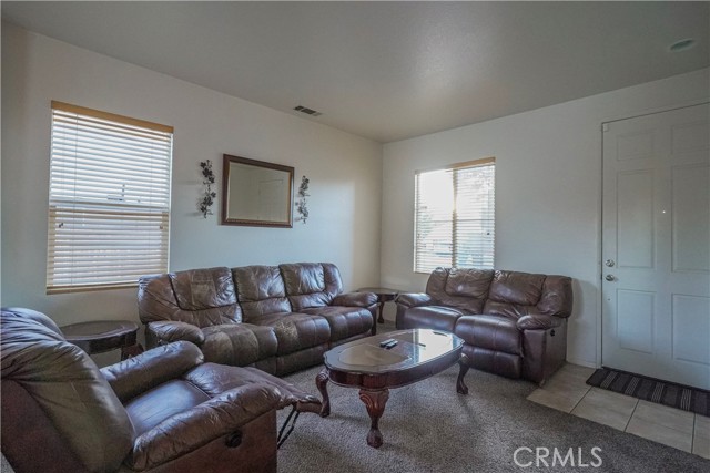 Detail Gallery Image 9 of 48 For 15133 Pasture, Victorville,  CA 92394 - 4 Beds | 2/1 Baths