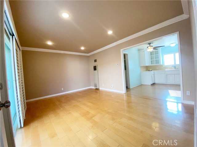 Detail Gallery Image 3 of 16 For 418 E Harvard Rd #F,  Burbank,  CA 91501 - 2 Beds | 1 Baths