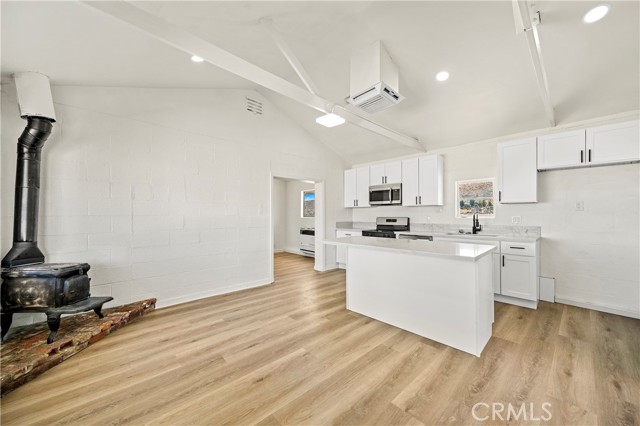 Detail Gallery Image 4 of 30 For 7950 Di Francesco St, Apple Valley,  CA 92308 - 3 Beds | 2 Baths