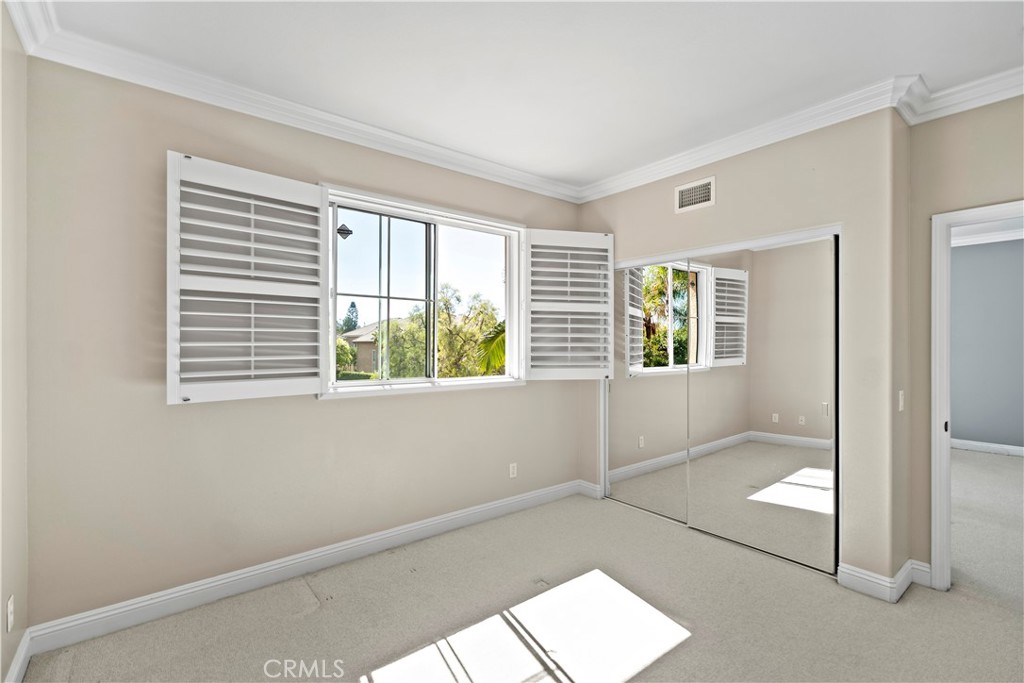 MLS #OC25245659 image #41