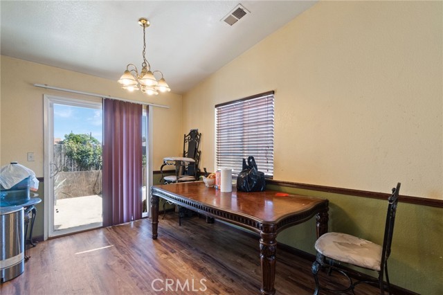 Detail Gallery Image 7 of 21 For 1451 Segovia Ct, Madera,  CA 93638 - 4 Beds | 2 Baths