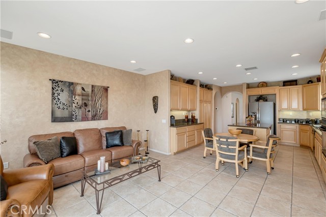 Detail Gallery Image 6 of 28 For 20656 Pesaro Way, Porter Ranch,  CA 91326 - 3 Beds | 2 Baths