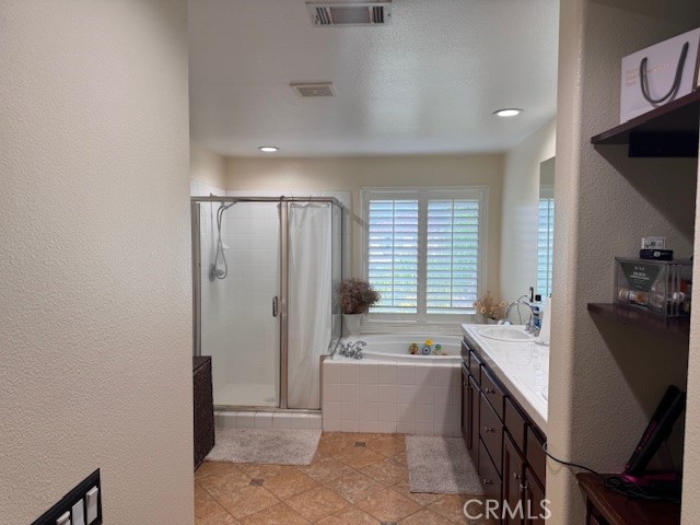 Detail Gallery Image 16 of 34 For 17423 Smoke Tree, Canyon Country,  CA 91387 - 4 Beds | 3 Baths