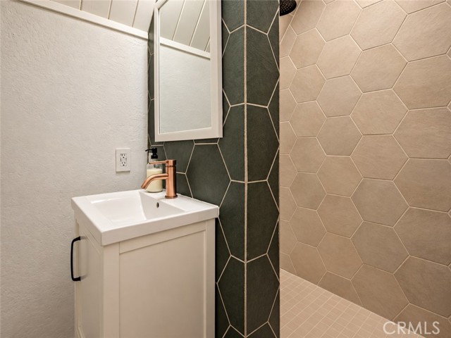 385 Birchwood, Lake Arrowhead, CA 92352
