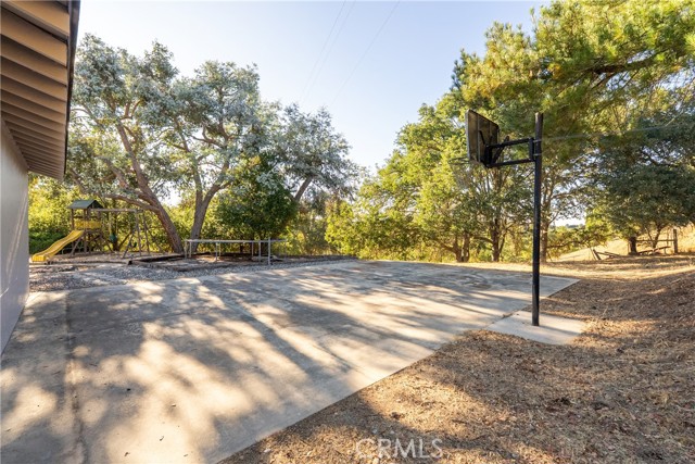 7025 San Gabriel Road, Atascadero CA: https://media.crmls.org/medias/0d75b2c1-9dec-46be-8da4-230200dedf8c.jpg