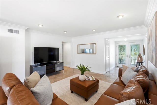 1110 E Meats Ave, Orange CA: https://media.crmls.org/medias/0d76b025-6c13-46f8-816d-9b27231cd78e.jpg