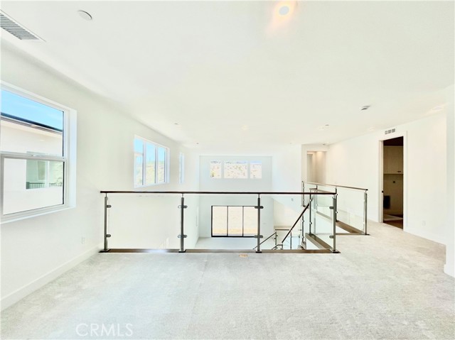 Detail Gallery Image 9 of 29 For 27526 Elderberry Dr, Valencia,  CA 91381 - 5 Beds | 5/1 Baths