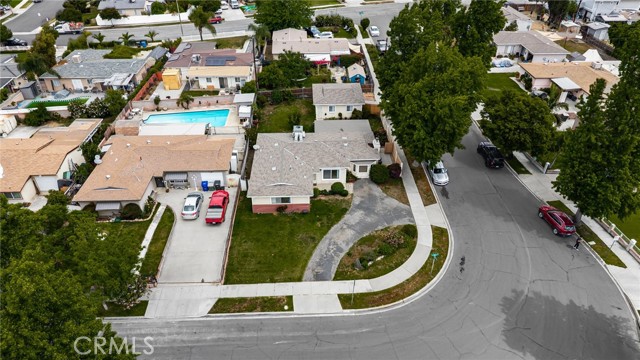 1320 W Flora Street, Ontario CA: https://media.crmls.org/medias/0d77eab1-19df-4762-bd7b-c96347a49e1f.jpg