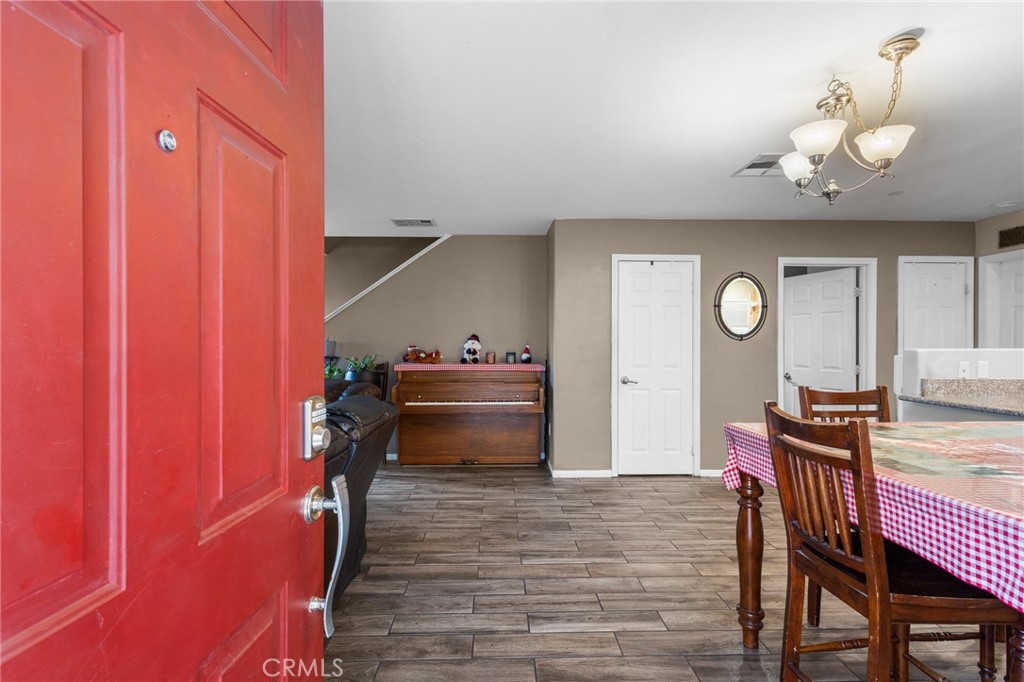 MLS #SR25262800 image #1