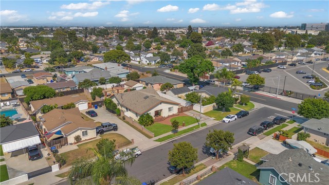 Detail Gallery Image 29 of 29 For 8557 Eucalyptus St, Downey,  CA 90242 - 4 Beds | 3 Baths