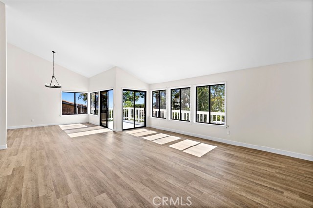 21542 Anns Lane, Laguna Beach CA: https://media.crmls.org/medias/0d7a13b7-c7c1-409d-9970-6c8572e60f3f.jpg