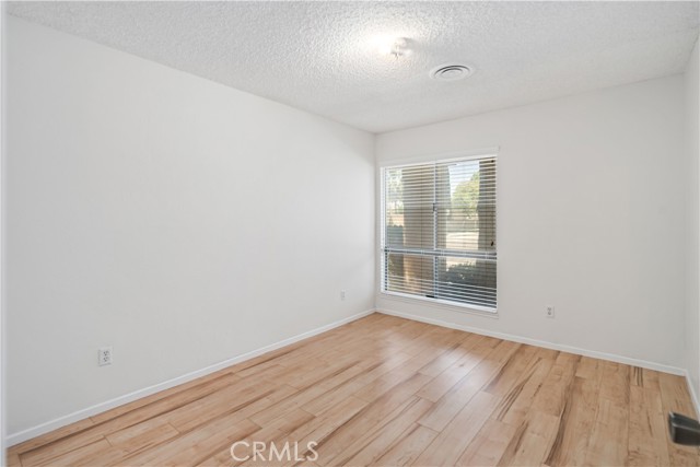 44114 30th W Street, Lancaster CA: https://media.crmls.org/medias/0d7ac9aa-088b-4722-9434-c301bab6a50f.jpg