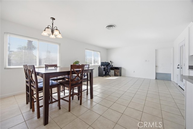 Detail Gallery Image 24 of 46 For 2505 Courtleigh, Bakersfield,  CA 93309 - 3 Beds | 2 Baths