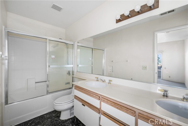 Detail Gallery Image 33 of 55 For 3605 E Anaheim #407,  Long Beach,  CA 90804 - 3 Beds | 2 Baths