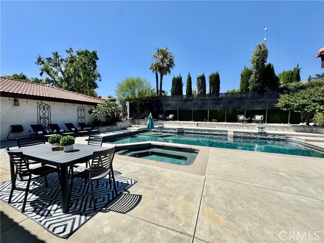 675 W Clark Street, Upland CA: https://media.crmls.org/medias/0d7c294a-b765-4919-9e56-93fc3305c7b6.jpg
