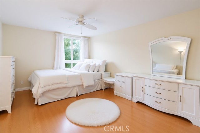 911 N Kings Road, West Hollywood CA: https://media.crmls.org/medias/0d7c44ff-0289-41f3-a67d-a8d4e8c8b528.jpg