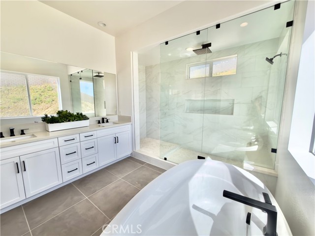 7051 Hurley Court, San Bernardino CA: https://media.crmls.org/medias/0d7c957d-9ae1-4050-b1e3-3782d3b69fc5.jpg