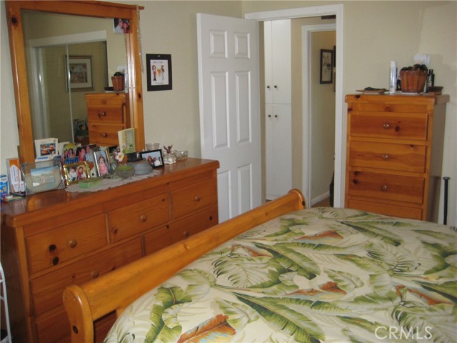 Detail Gallery Image 17 of 27 For 11408 214th, Lakewood,  CA 90715 - 3 Beds | 1/1 Baths